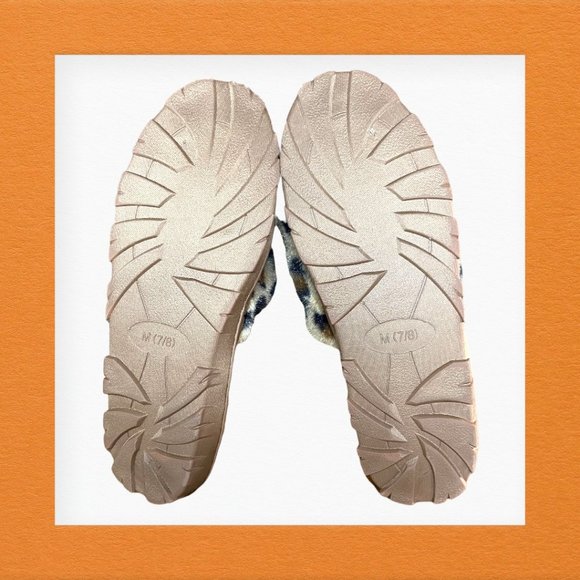 Willow and Ruby Leopard Print Slippers Size 7/8 - Picture 3 of 4